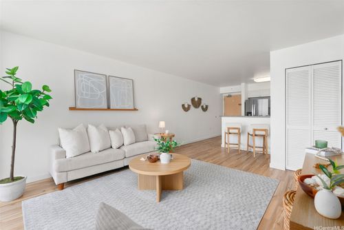 4202-801 South St, Honolulu, HI, 96813-5943 | Card Image