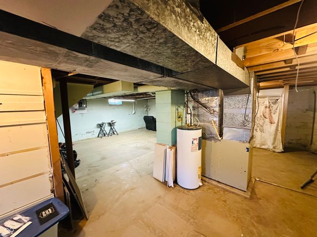 403 E Washington St, House other with 3 bedrooms, 2 bathrooms and null parking in Loogootee IN | Image 22