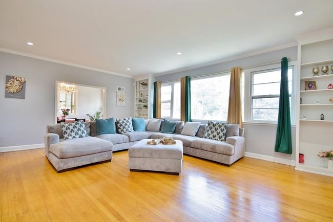Built-in bookcases in Living Room | Image 11