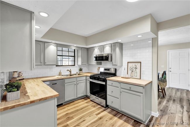 1801 Cliffwood Ct, Home with 4 bedrooms, 3 bathrooms and null parking in New Albany IN | Image 10