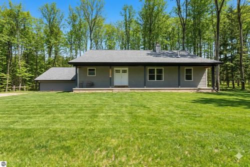 4214 Antioch Dr, Mesick, MI, 49668-9554 | Card Image
