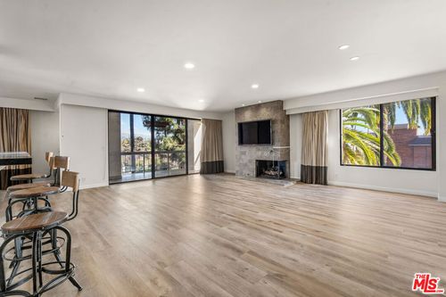 apt-406-4460 Wilshire Blvd, Los Angeles, CA, 90010-3731 | Card Image