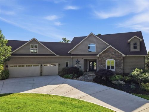 124 Cypress Dr, Dandridge, TN, 37725-6684 | Card Image