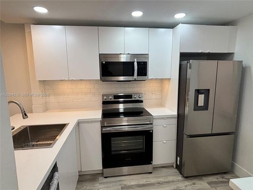 209-10304 Sunrise Lakes Blvd, Sunrise, FL, 33322-5917 | Card Image