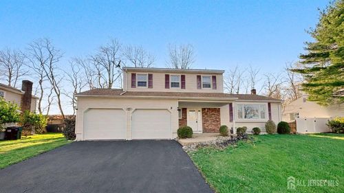 9 Stratford Cir, Edison, NJ, 08820-1815 | Card Image