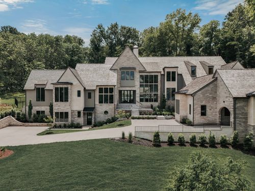 235 Robin Hill Rd, Nashville, TN, 37205-3523 | Card Image