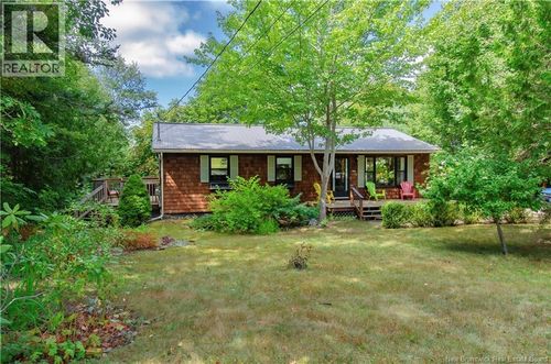 6 Seaman Dr, Rothesay, NB, E2S1A1 | Card Image