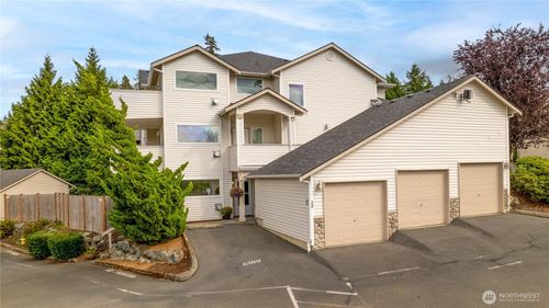 100-8905 Meridian Pl Ne, Lake Stevens, WA, 98258-7384 | Card Image