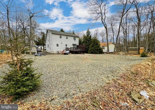 3529 Peak Dr, Tobyhanna, PA, 18466-8164 | Card Image