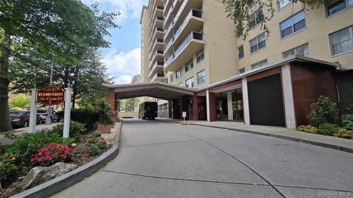 3s-175 Wexford Ter, Jamaica, NY, 11432-2860 | Card Image
