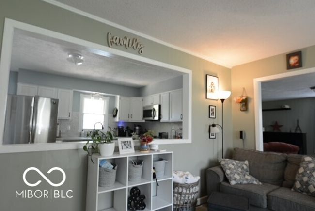 view of living area | Image 28