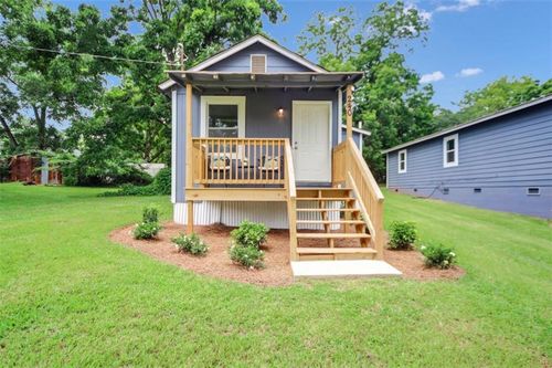 240 Jackson St, Barnesville, GA, 30204-1316 | Card Image