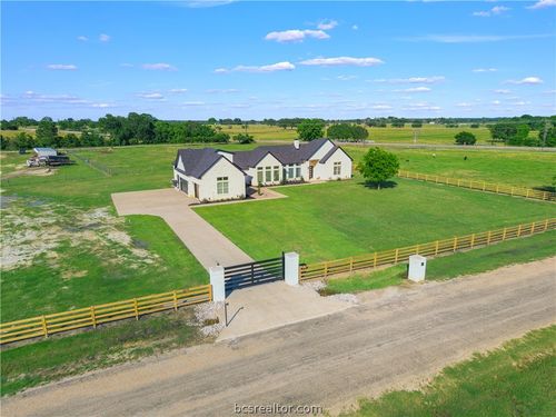 13504 Hudson Farms Rd, Hearne, TX, 77859-1904 | Card Image