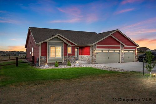 7123 Telluride Dr, Cheyenne, WY, 82009-6215 | Card Image