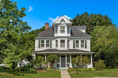 27 Seamans Rd, New London, NH, 03257-7500 | Card Image