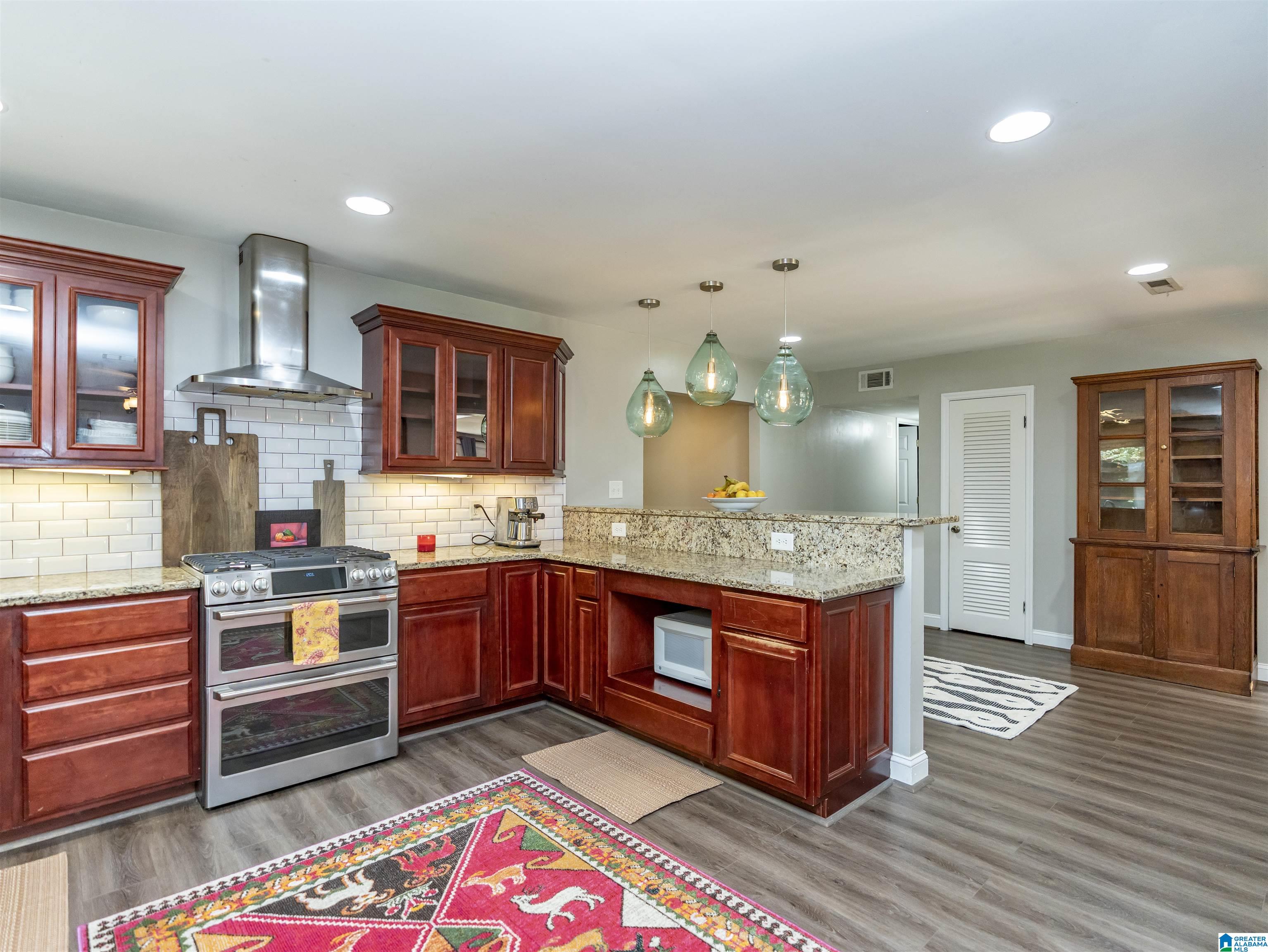 Residential in VESTAVIA HILLS 4