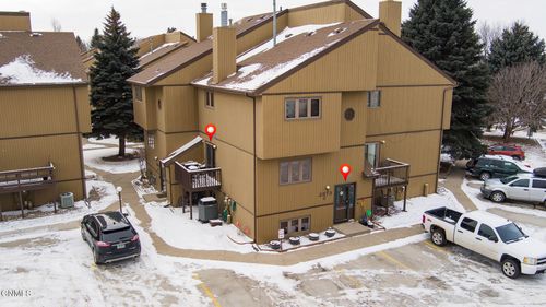 2873 Warwick Loop, Bismarck, ND, 58504-7647 | Card Image