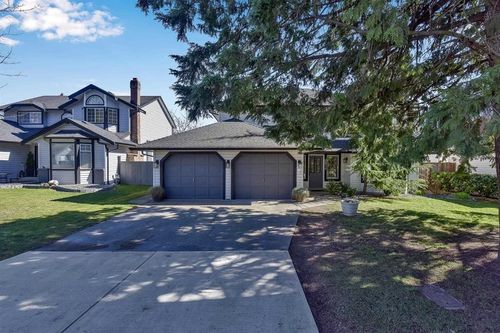 6074 188 St, Surrey, BC, V3S7V9 | Card Image