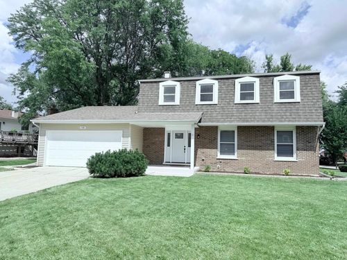 1581 Groton Ln, Wheaton, IL, 60189-7747 | Card Image