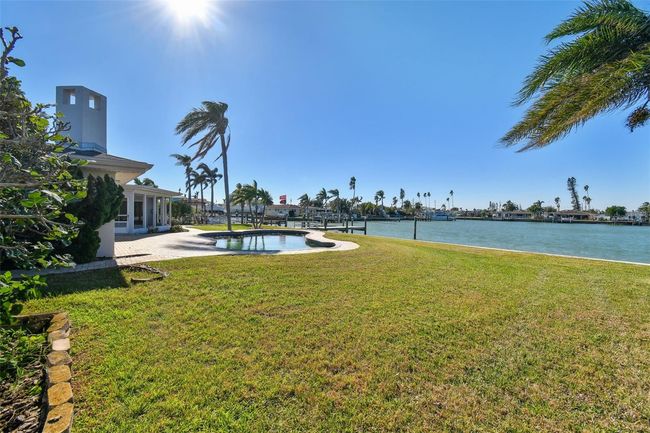 568 Johns Pass Ave, House other with 4 bedrooms, 3 bathrooms and null parking in MADEIRA BEACH FL | Image 4