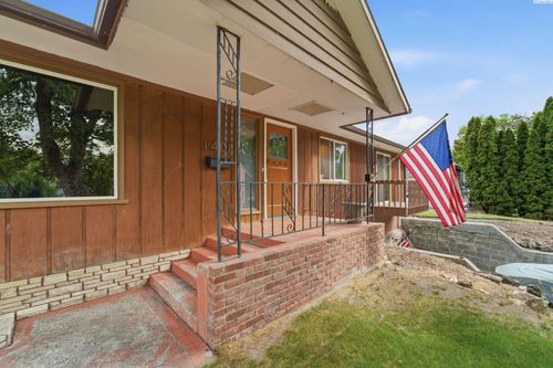 1408 Hunt, Richland, WA, 99352 | Card Image
