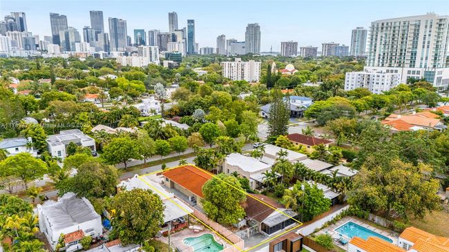 426 Sw 26 Th Rd, House other with 4 bedrooms, 3 bathrooms and null parking in Miami FL | Image 6