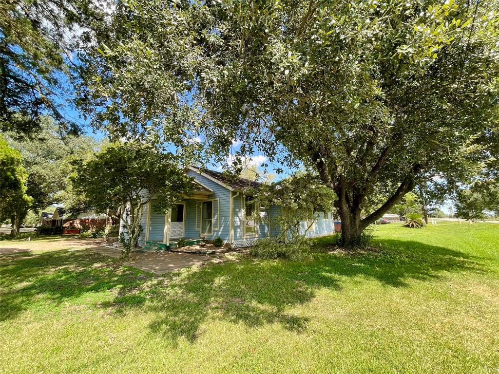 4th St, Beasley, TX 77417