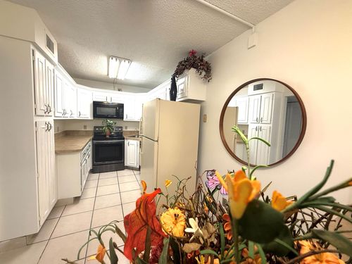apt-g1-1010 Green Pine Blvd, West Palm Beach, FL, 33409-7022 | Card Image