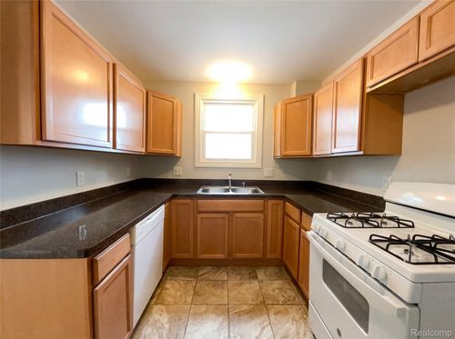 15802 Woodworth, Redford, MI, 48239-3971 | Card Image
