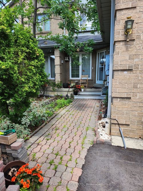 936 Blizzard Rd, Mississauga, ON, L5V1T1 | Card Image