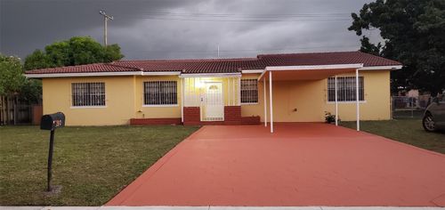 930 Ne 160th St, North Miami Beach, FL, 33162-4436 | Card Image