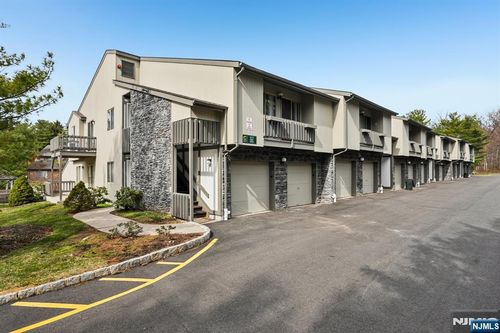 44 Hart Dr, West Orange, NJ, 07052-1149 | Card Image