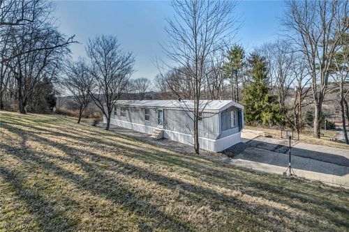 45595 Y And O Rd, Wellsville, OH, 43968-8774 | Card Image