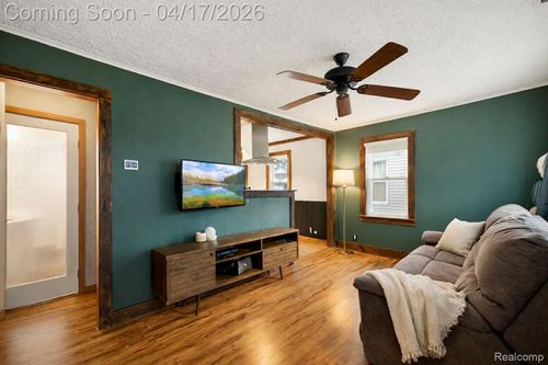 569 Guthrie Ave, Madison Heights, MI, 48071-4312 | Card Image