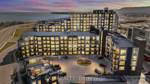 209-10 Concord Place, Grimsby, ON, L3M0G6 | Card Image