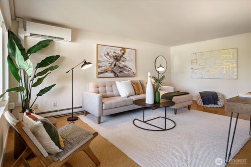 b410-7001 Sand Point Way Ne, Seattle, WA, 98115-6379 | Card Image