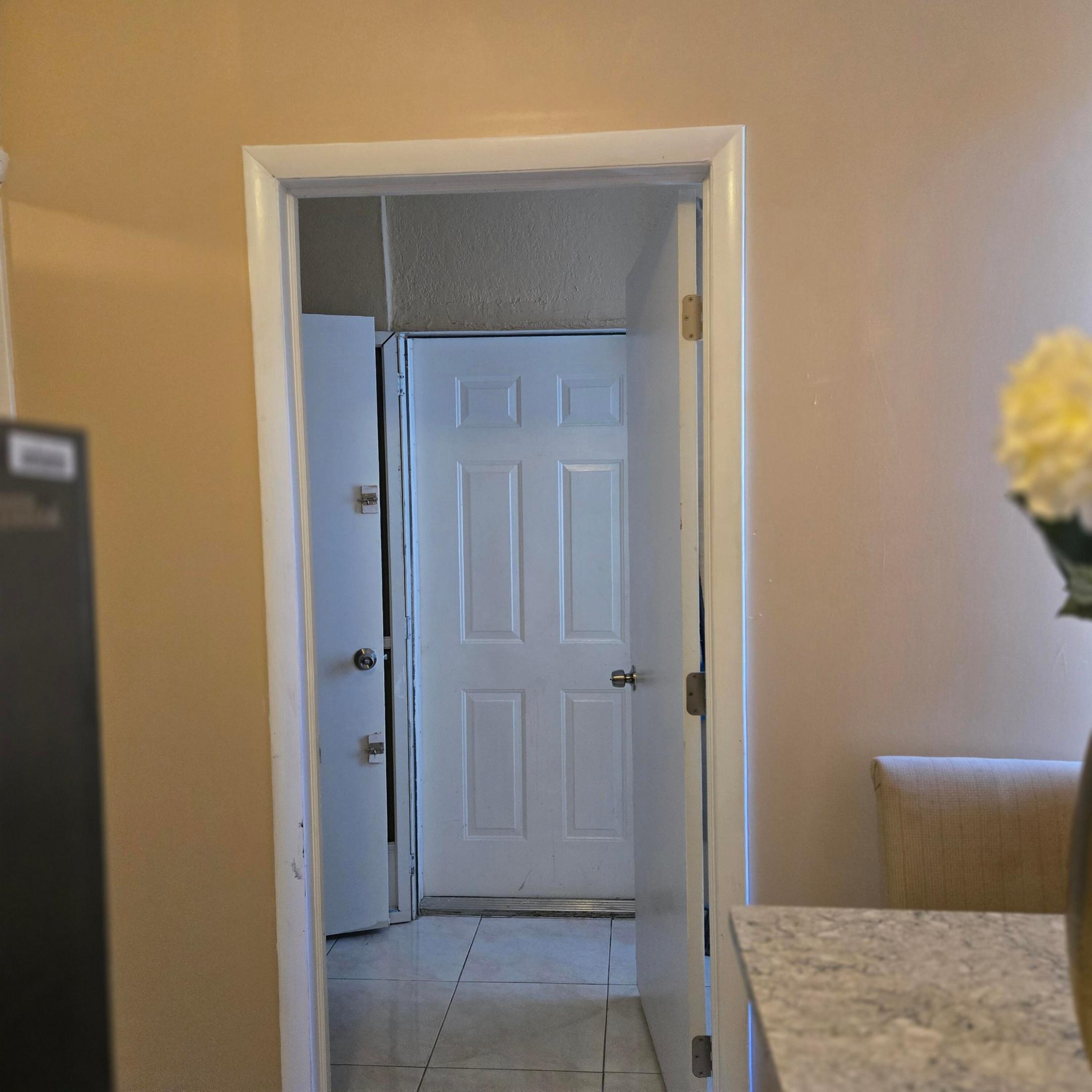 Residential Lease in Lauderdale Lakes 4