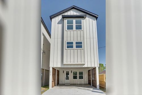 2014 Comstock Ave, North Charleston, SC, 29405-8180 | Card Image