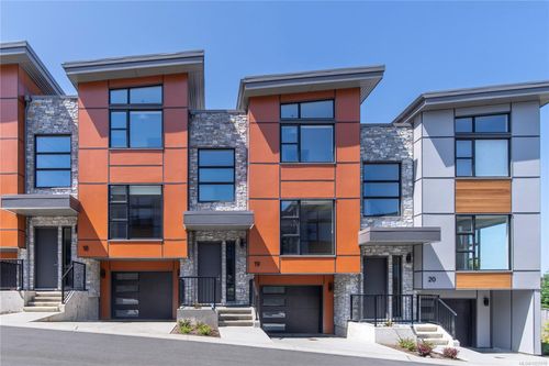 19-4253 Dieppe Rd, Saanich, BC, V8X2N2 | Card Image