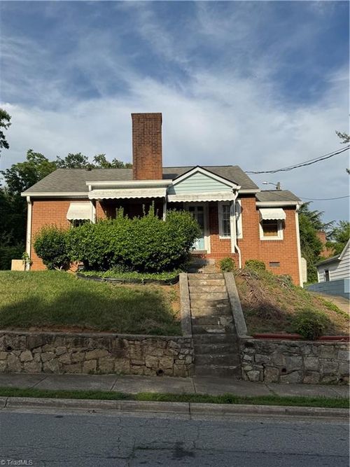 819 Camel Ave, Winston Salem, NC, 27101-3448 | Card Image