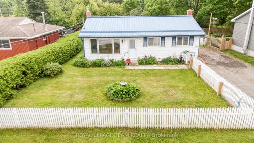 329 Wylie St, Almonte, ON, K0A1A0 | Card Image