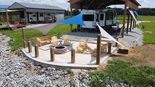 170 S River Front Dr, Clifton, TN, 38425-2001 | Card Image