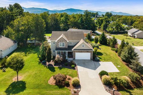 200 Kensington Dr, ELKTON, VA, 22827-3070 | Card Image