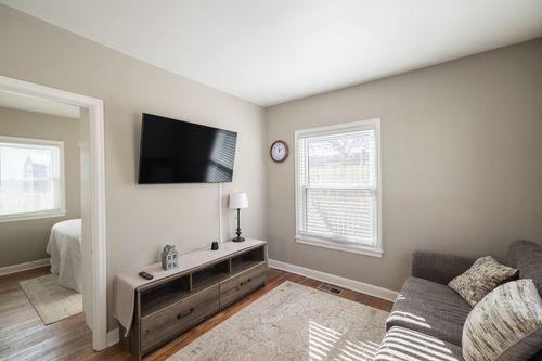 1519 46th St, Des Moines, IA, 50311-2430 | Card Image