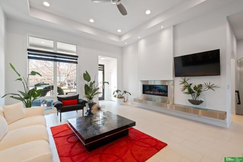 5811 N 159th St, Omaha, NE, 68116-2807 | Card Image