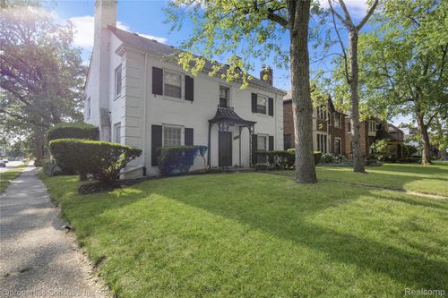 18694 Oak Dr, Detroit, MI, 48221-2262 | Card Image