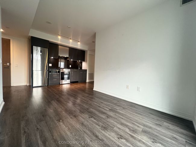 1733 - 251 Jarvis St, Condo with 2 bedrooms, 1 bathrooms and 1 parking in Toronto ON | Image 4