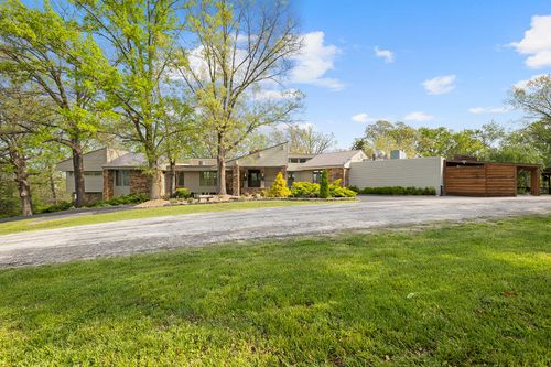381 W Guin Rd, Nixa, MO, 65714-8047 | Card Image