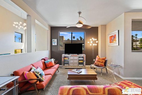 204-930 E Palm Canyon Dr, Palm Springs, CA, 92264-8824 | Card Image
