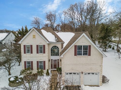 1 Tartan Dr, Basking Ridge, NJ, 07920-3743 | Card Image